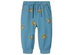 Blå sweatbukser fra Name It med print af små krabber 13243043 spring lake